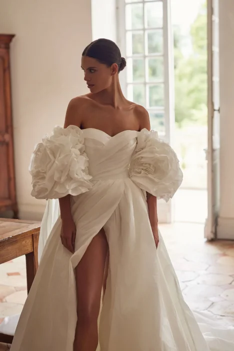 Genevieve с кейпом